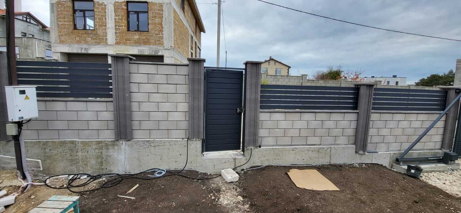 Забор-ранчо из металлопланкена 28м RAL7024 Серый Графит МАТТЕ фото 6 в Севастополе