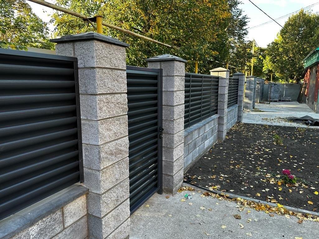 Забор-жалюзи 19м RAL7024/7024 Серый Графит двусторонний MATTE фото 1 в Севастополе