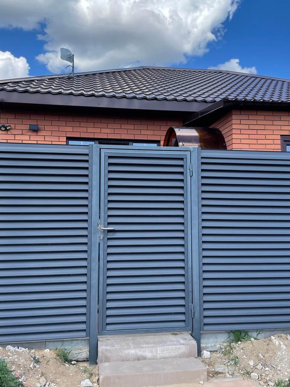 Забор из ламелей еврожалюзи 24м RAL7024 Серый Графит МАТТЕ фото 2 в Севастополе