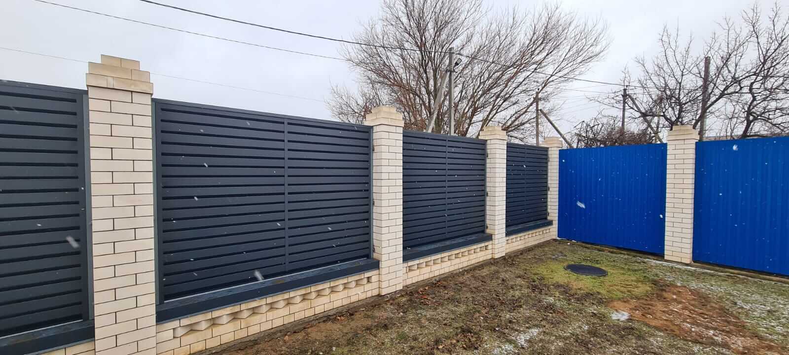 Забор-жалюзи из ламелей Хай-Тек 23м RAL7024/7024 Серый Графит двусторонний МАТТЕ фото 6 в Севастополе