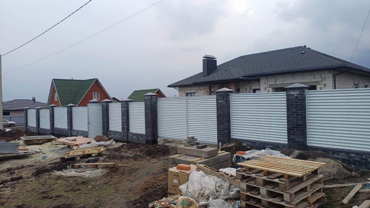 Забор-жалюзи из ламелей ЭКО-Z 94м RAL9003/9003 Белый двусторонний фото 2 в Севастополе
