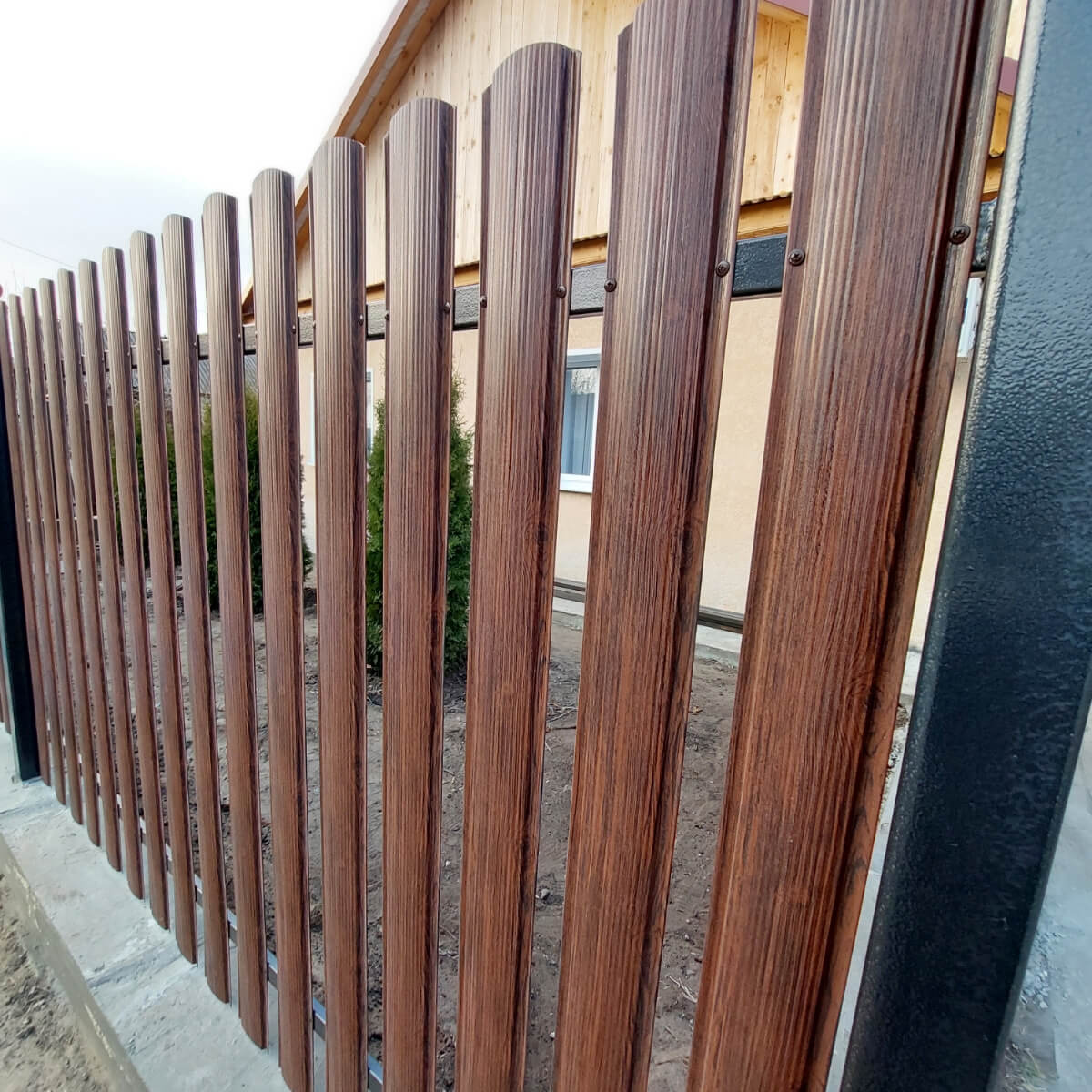 Забор из евроштакетника 13м Античный Дуб SteelArt двусторонний в Севастополе