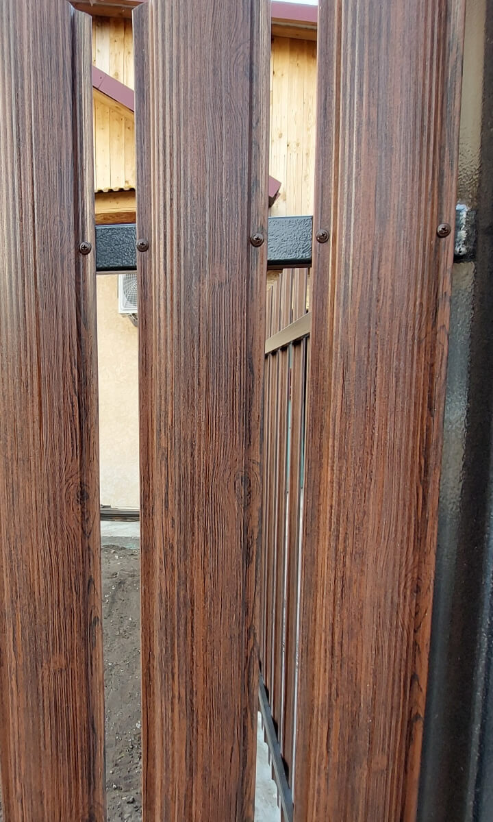 Забор из евроштакетника 13м Античный Дуб SteelArt двусторонний фото 1 в Севастополе