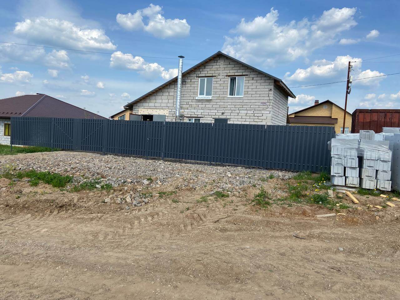 Забор из евроштакетника 16м RAL7024 Серый Графит фото 6 в Севастополе