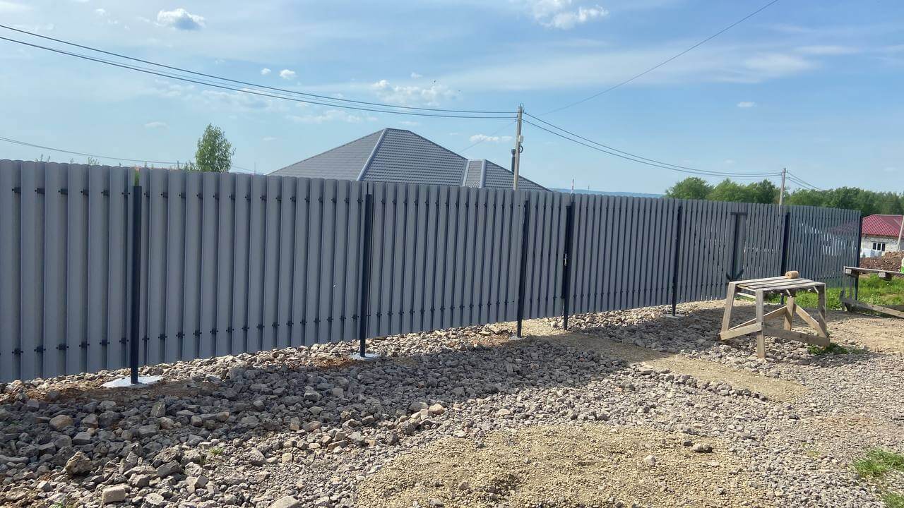 Забор из евроштакетника 16м RAL7024 Серый Графит фото 2 в Севастополе