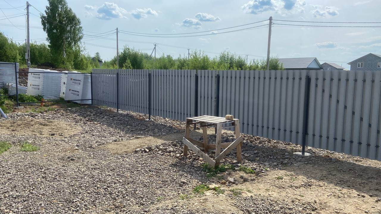 Забор из евроштакетника 16м RAL7024 Серый Графит фото 1 в Севастополе