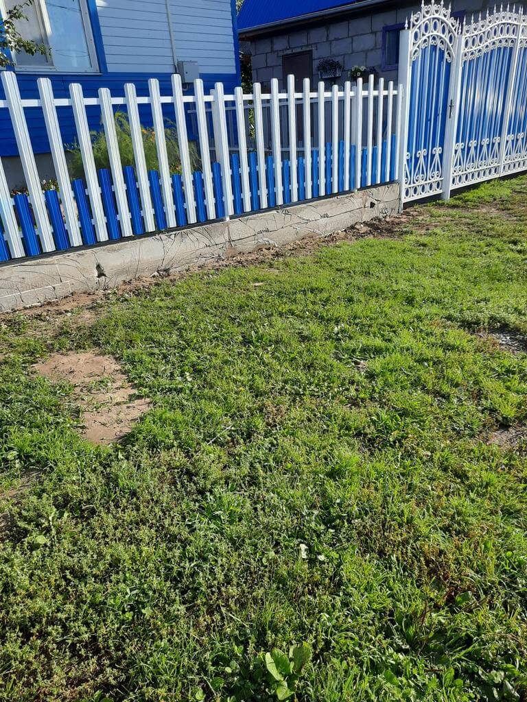 Забор из евроштакетника 14м RAL9003 Белый, RAL5005 Синий Сигнал фото 3 в Севастополе