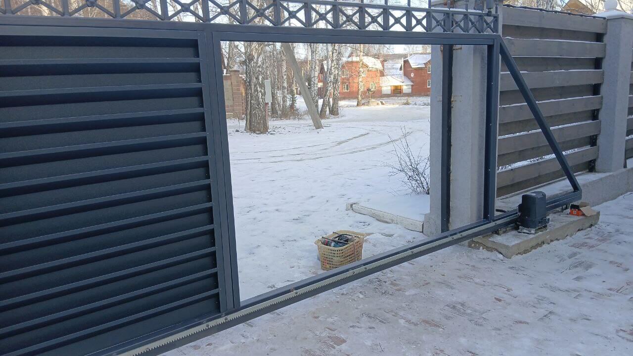 Входная группа из ламелей Хай-Тек RAL7024/7024 Серый Графит двусторонний МАТТЕ фото 10 в Севастополе
