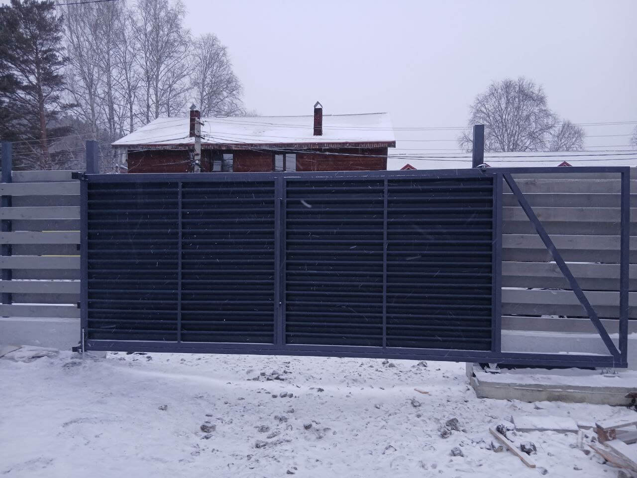Входная группа из ламелей Хай-Тек RAL7024/7024 Серый Графит двусторонний МАТТЕ фото 17 в Севастополе