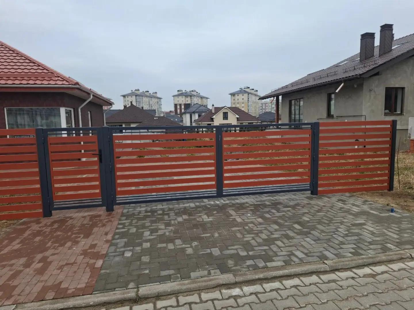 Забор-ранчо из металлопланкена 18м RAL8004 Терракотовый фото 2 в Севастополе