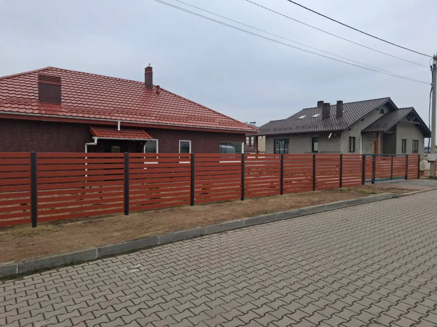 Забор-ранчо из металлопланкена 18м RAL8004 Терракотовый фото 1 в Севастополе
